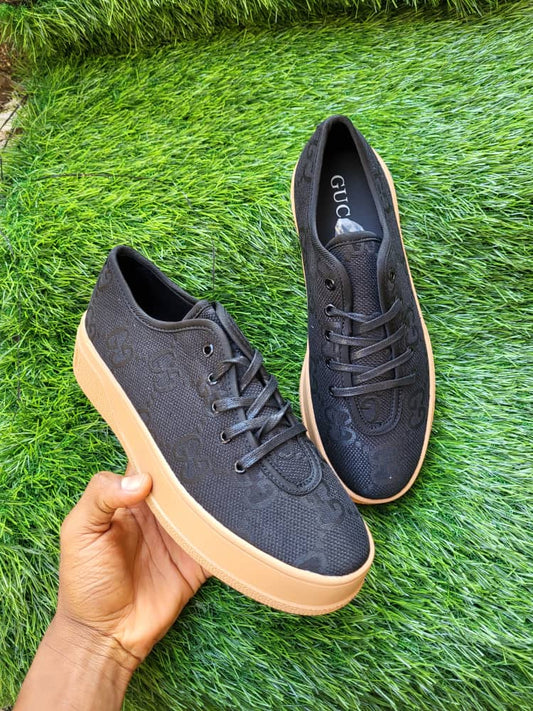 Chaussures Simples & Confortables – L’Essentiel au Quotidien